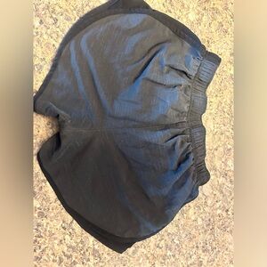 Women’s XS nike tempo shorts, only worn once. Excellent condition!